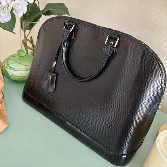 Louis Vuitton Electric Epi Alma Gm EUC black epi Leather - Picture 13 of 17